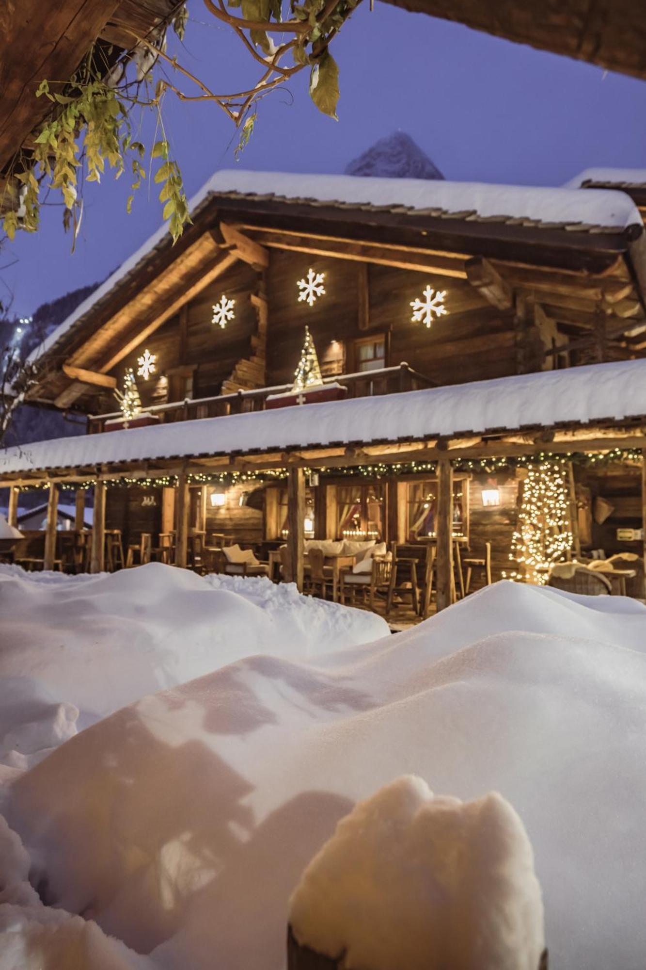 Hotel Chalet Svizzero Courmayeur Exterior foto